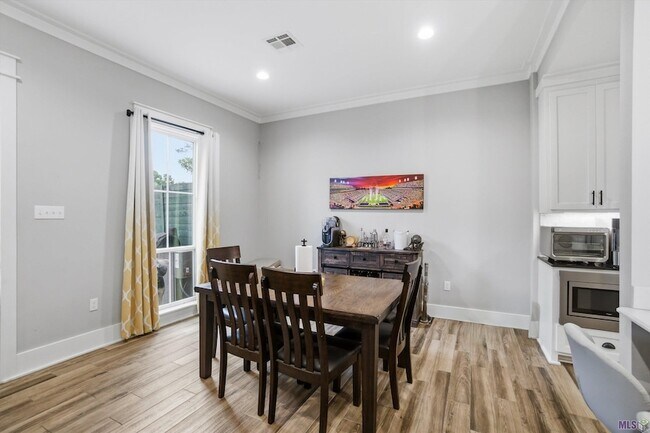 Foto del edificio - 421 St Thomas Ln