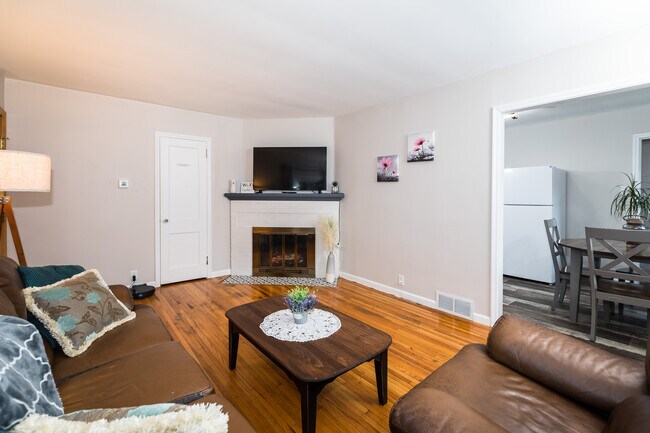 Foto del edificio - 7100 Cedar Ave S