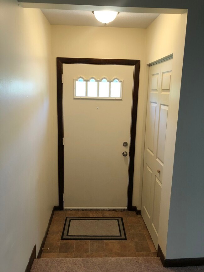 9 Whitewood Cir, Norwood, MA 02062 Townhome Rentals in Norwood MA