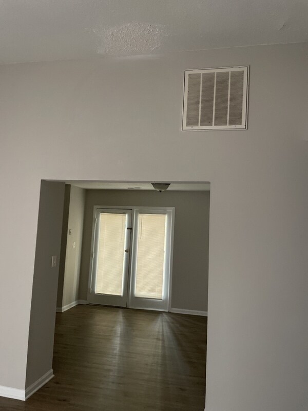 Foto del edificio - 4826 Hollenden Dr