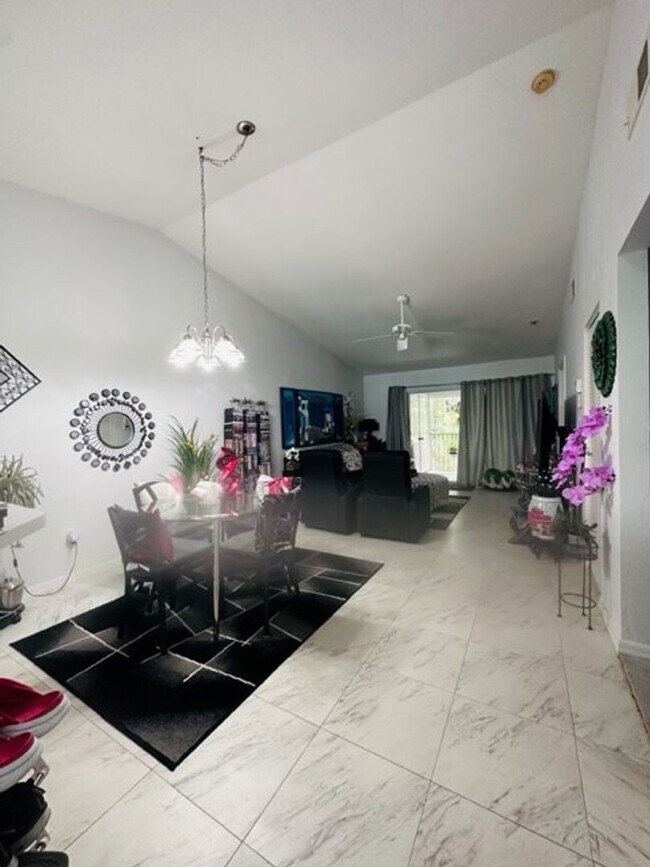 Foto del edificio - 28230 Pine Haven Way