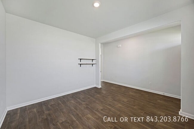 Building Photo - 233 N Lgt Wy