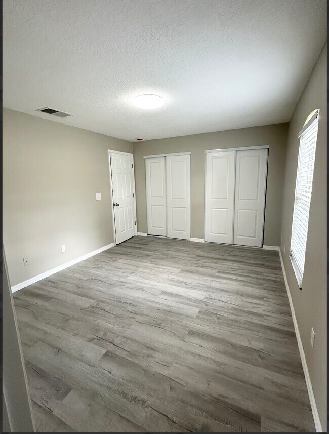 Foto del edificio - 7417 Savannah Ln