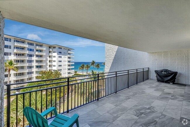 Building Photo - 1167 Hillsboro Mile