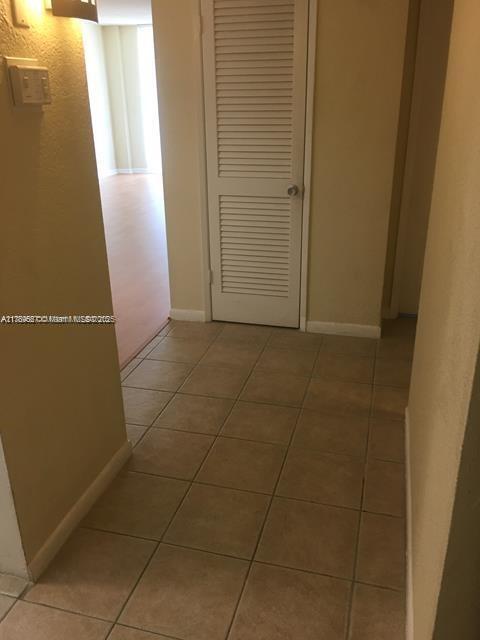 Foto principal - 19370 Collins Ave