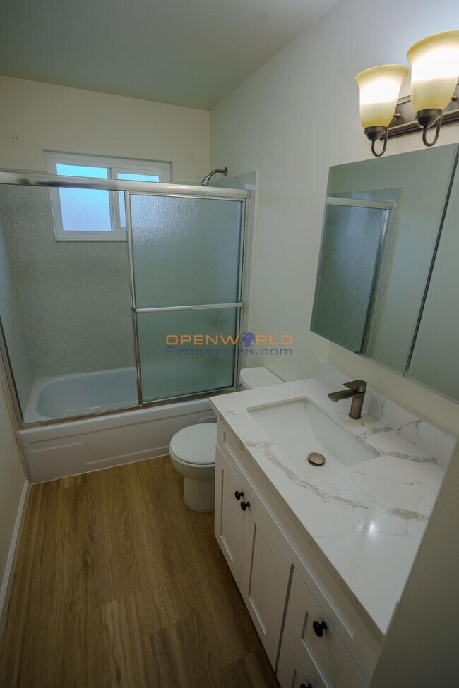 Foto del edificio - 414 Bancroft Ave