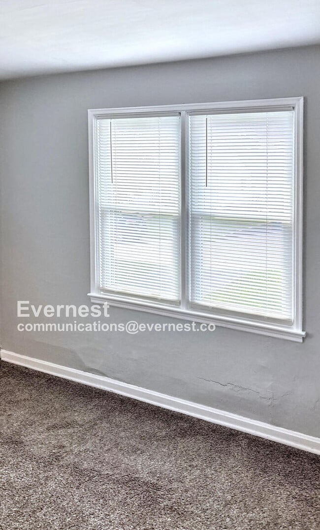 Foto del edificio - 5636 Sunbury Ave