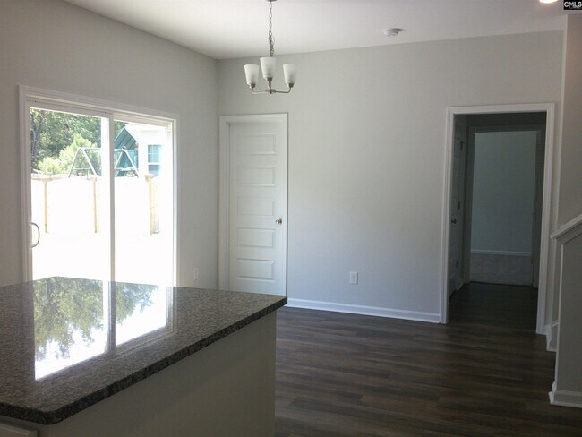 Building Photo - 1425 Tamarind Ln