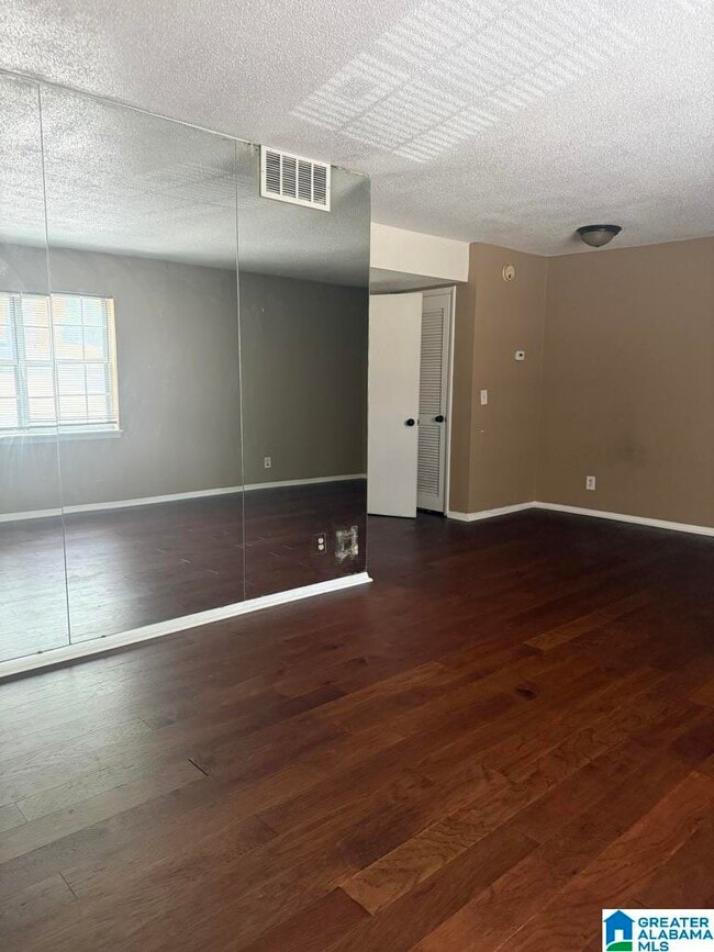 Building Photo - 832 Beacon Pkwy E