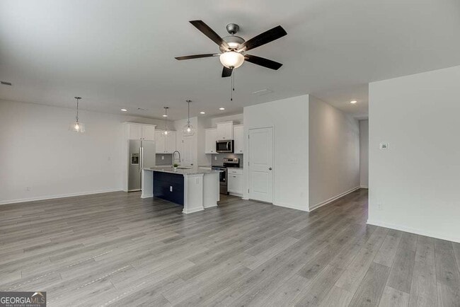 Building Photo - 198 Blue Dragon Dr