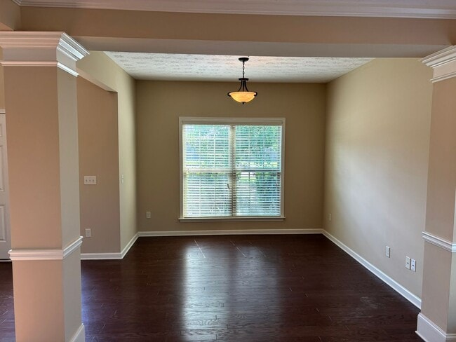Building Photo - Gorgeous 4 Bedroom 2 1/2 Bath in Fortson Ga .
