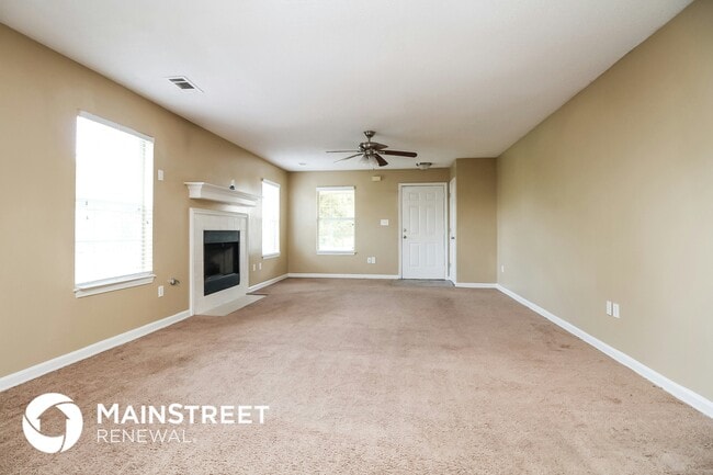 Foto del edificio - 7327 Fox Creek Dr