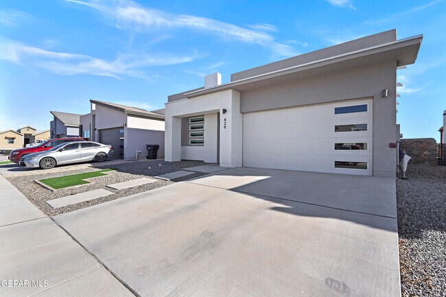 Building Photo - 620 Paseo Modesto Dr