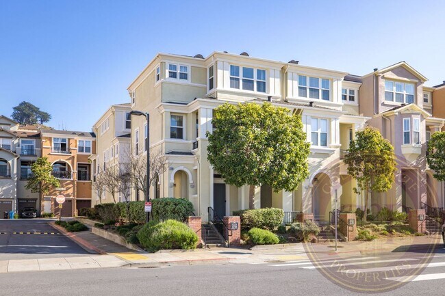 Foto del edificio - Sunset - 3 BR, 3.5 BA Townhouse 2,225 Sq. Ft. - 3D Virtual Tour, 2 Car Garage
