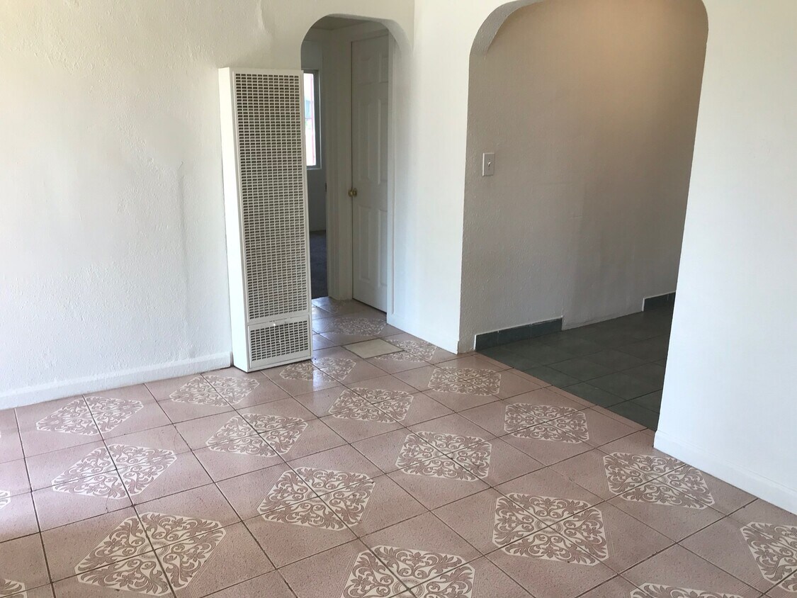 Foto principal - 2537 W Barton Square