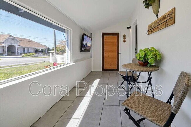 Foto del edificio - 608 Claude Holmes Senior Ave