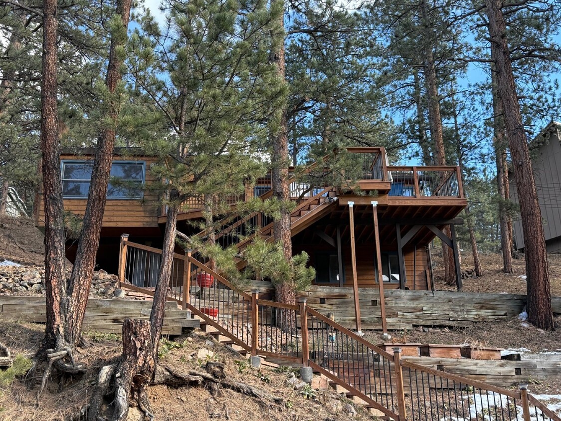 Primary Photo - Nice Mountain Home near Downtown Evergreen!