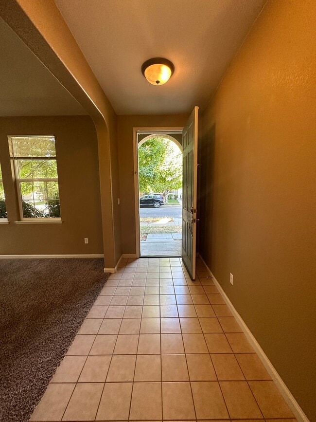 Building Photo - 4322 Oakfield Dr