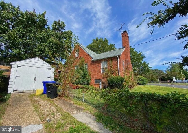 Building Photo - 1538 N Danville St