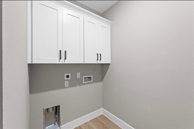 Building Photo - 20003 Venetto St