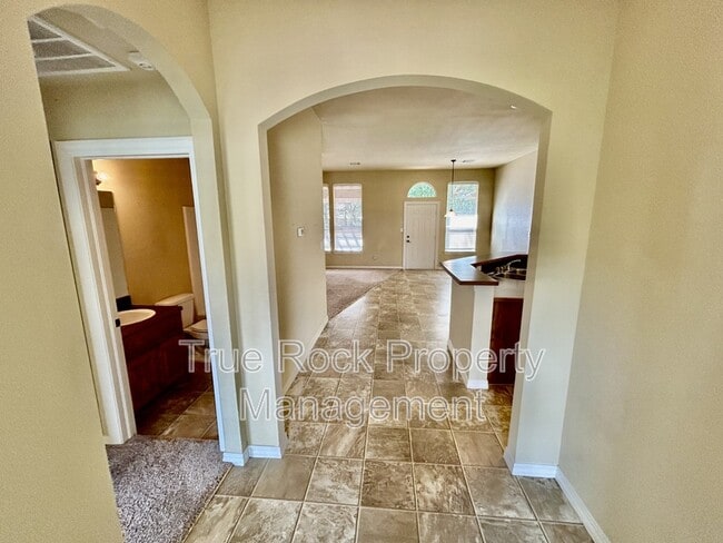 Building Photo - 1109 Emily Ln