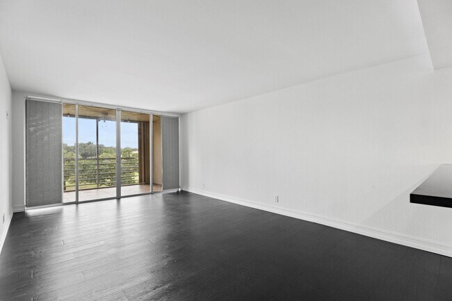 Foto del edificio - 9470 Poinciana Pl