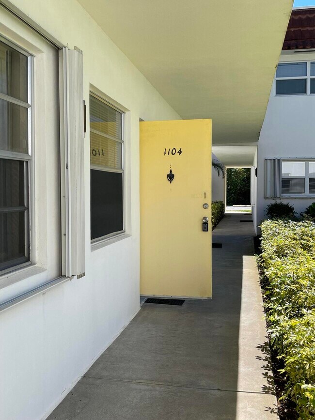 Foto del edificio - 1225 NW 21st St