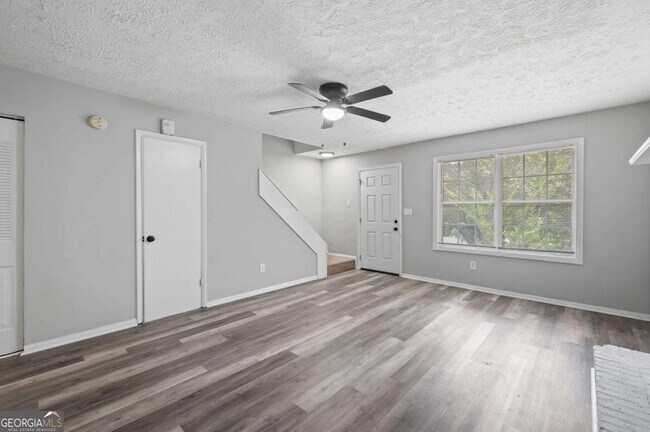 Building Photo - 2897 Spruce Cir