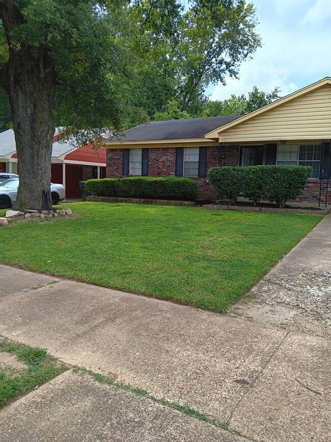 Building Photo - 3345 William Tell Dr