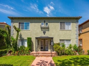 Building Photo - 227 S Gale Dr