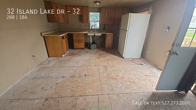 Building Photo - 32 Island Lake Dr