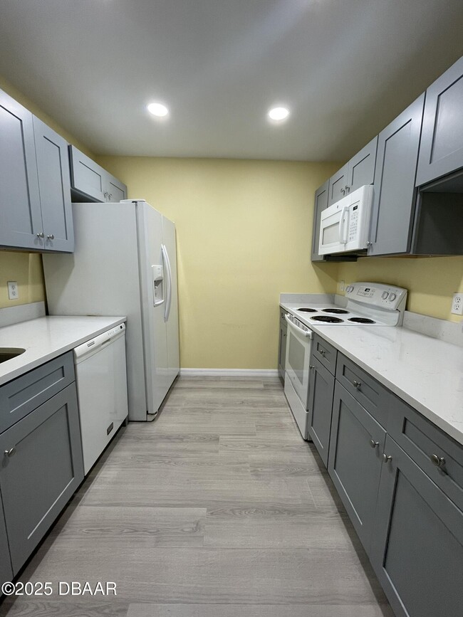 Building Photo - 15 Birdie Dr