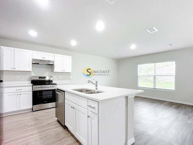 Building Photo - 9 Untermeyer Pl