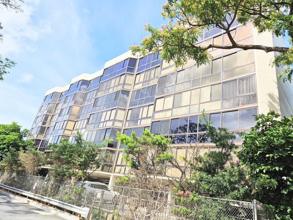 Primary Photo - Royal Queen Emma 2 Bedroom 2 Bathroom 2 Pa...