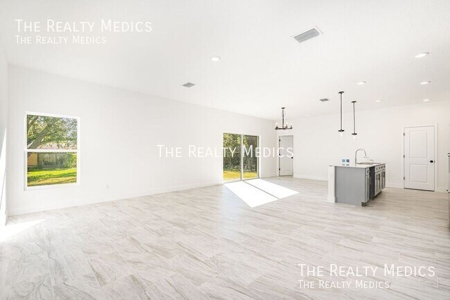 Foto del edificio - 1155 Yakutat Ave SE