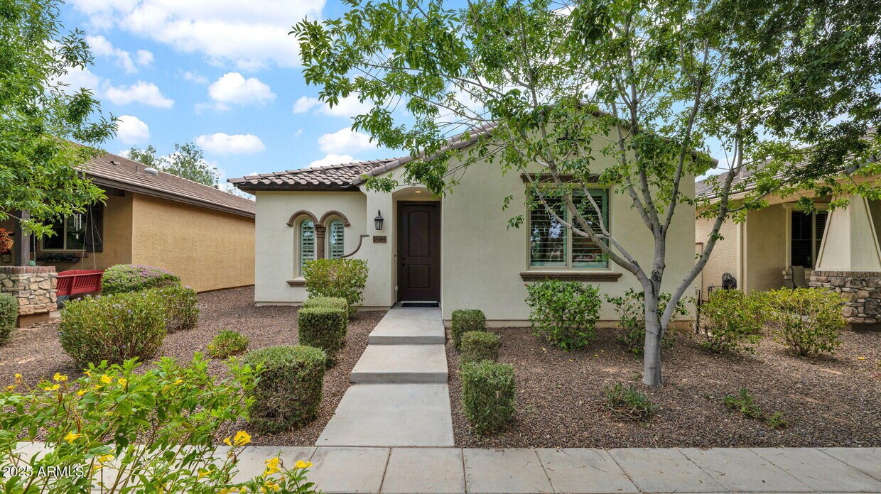 Primary Photo - 14884 W Pershing St
