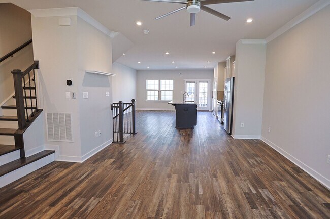 Foto del edificio - Welcome home to this move-in ready end uni...