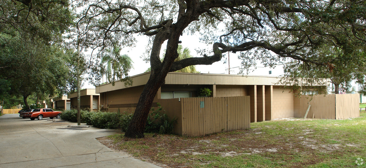 Building Photo - 5013-5019 S Macdill Ave