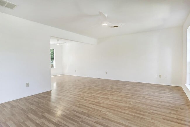 Building Photo - 12022 Cherie Dr