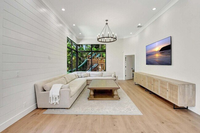Foto del edificio - 2441 NW 64th St