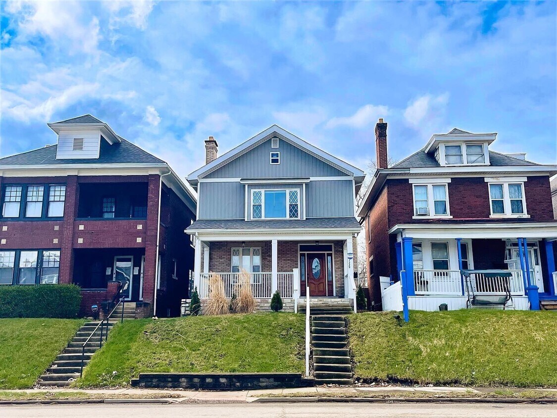 Foto principal - 1229 E Livingston Ave