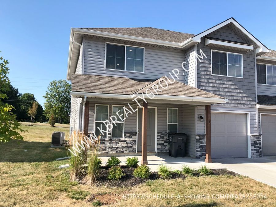 Newer 3 Bed Duplex in Blue Springs; Lee’s Townhome Rentals in