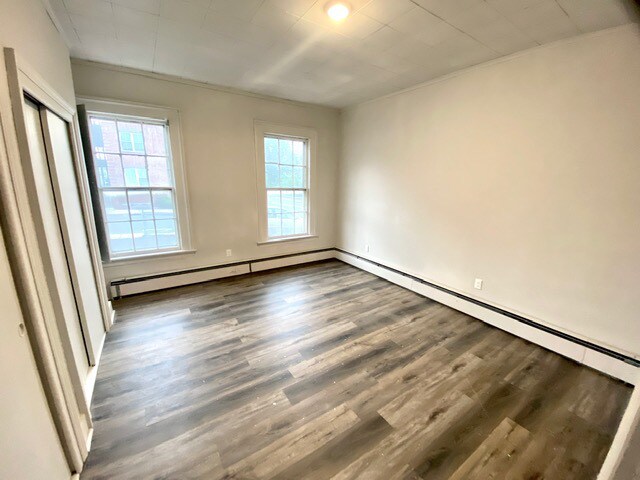 Primary Photo - 23 Ferry St