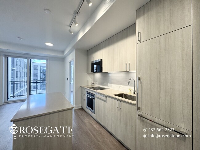 Photo du bâtiment - Stylish Oakville Condo with Den, Balcony &...
