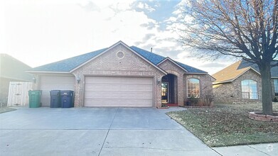 Building Photo - 7613 Twin Oaks Dr