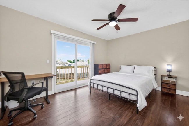 Photo - 2 Sweetbay Ln House