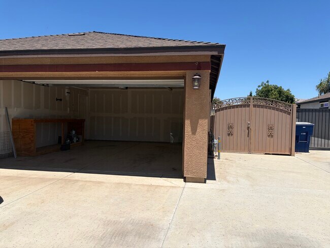 Foto del edificio - 5414 Red Wheat Ave