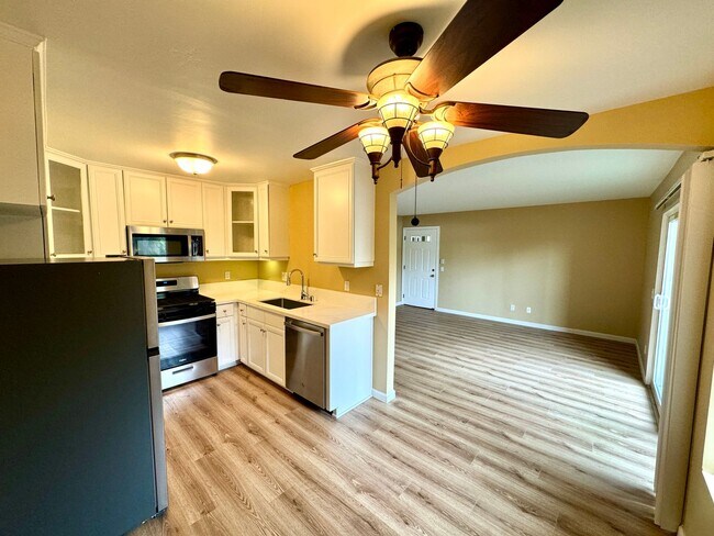 Building Photo - Great 2B/1BA Condo in Oceanside!