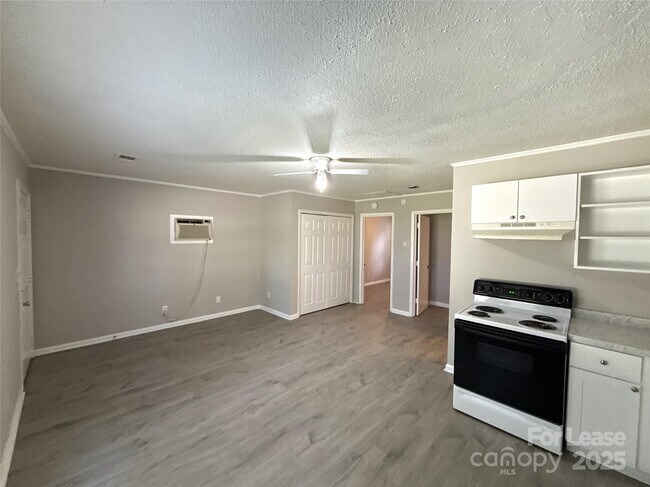 Foto del edificio - 609 W Davidson Ave