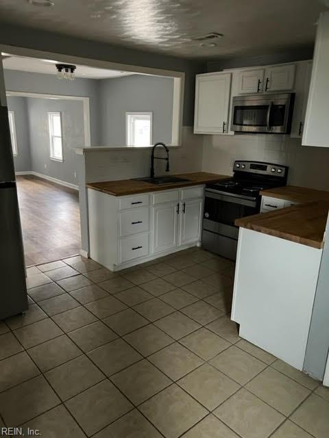 Kitchen - 2608 Barre St